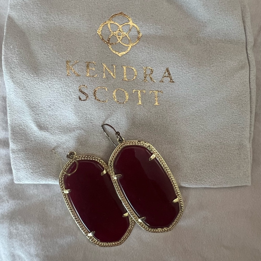 Maroon Kendra Scott drop earrings